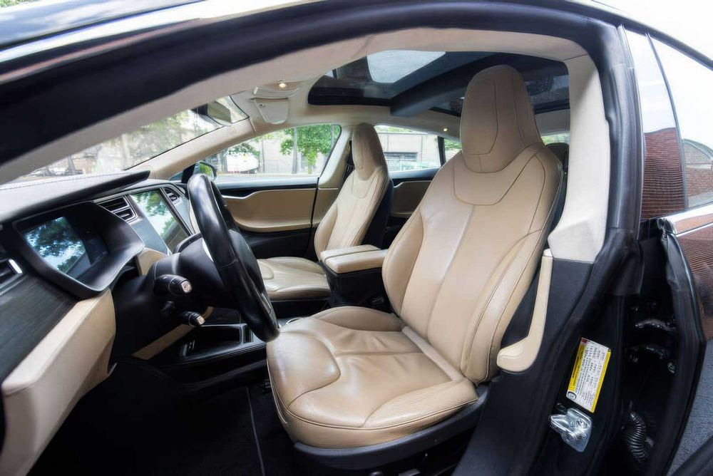 Tesla Model S 85      2014