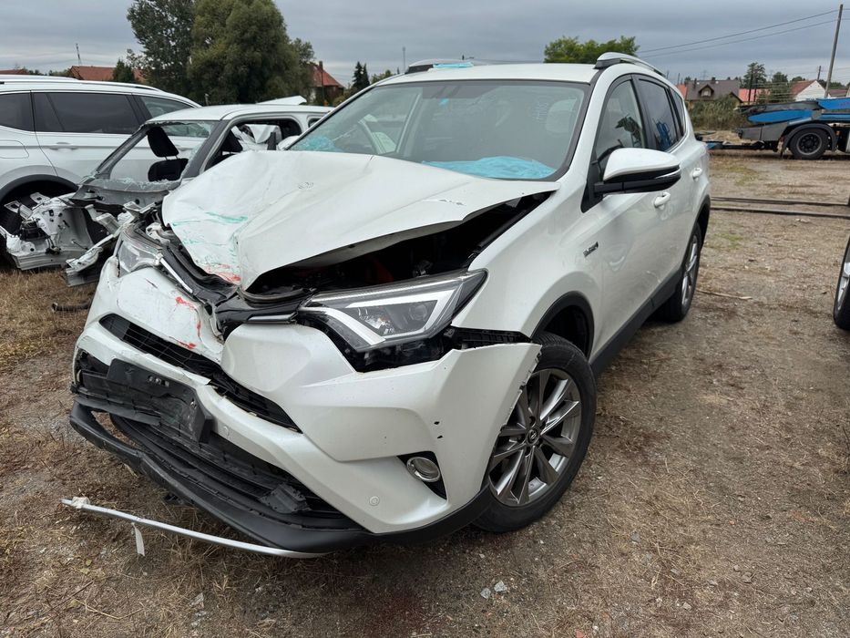 Toyota RAV4 Hybrid, Odpala, jeździ, poduszki OK! 2 klucze