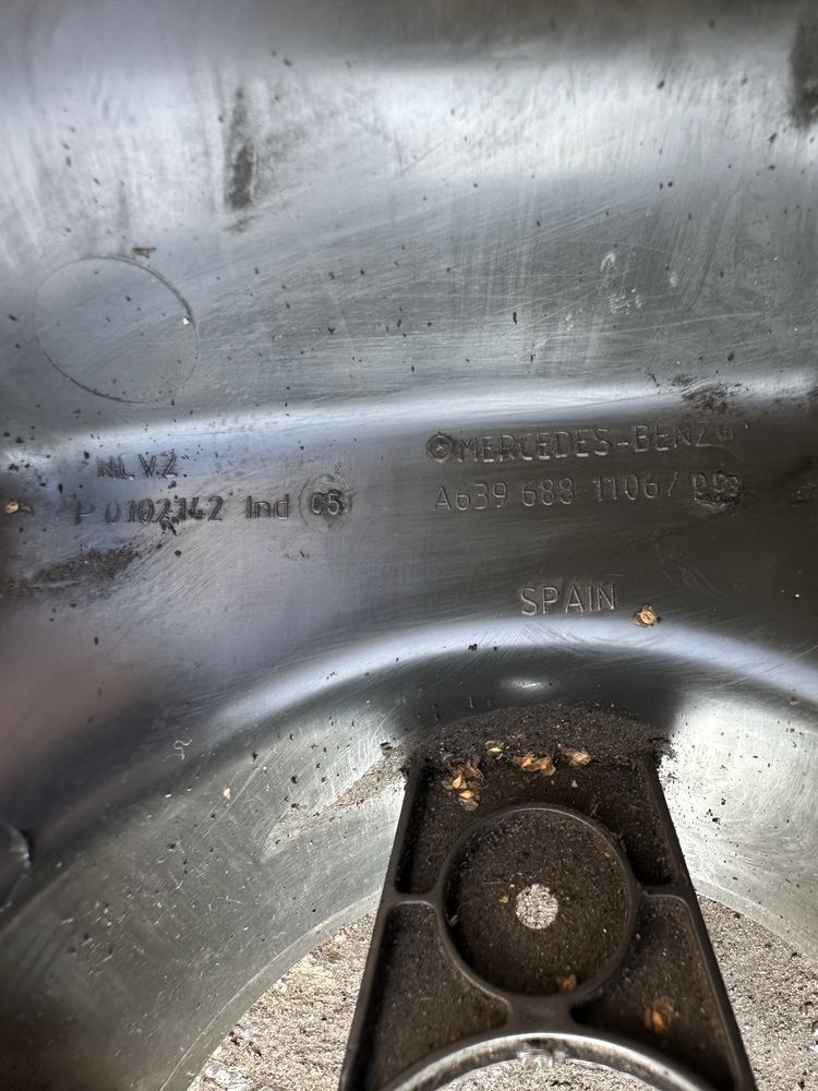 Кожух руля Mercedes Vito 639, Viano пластик подрулевой A6396881106