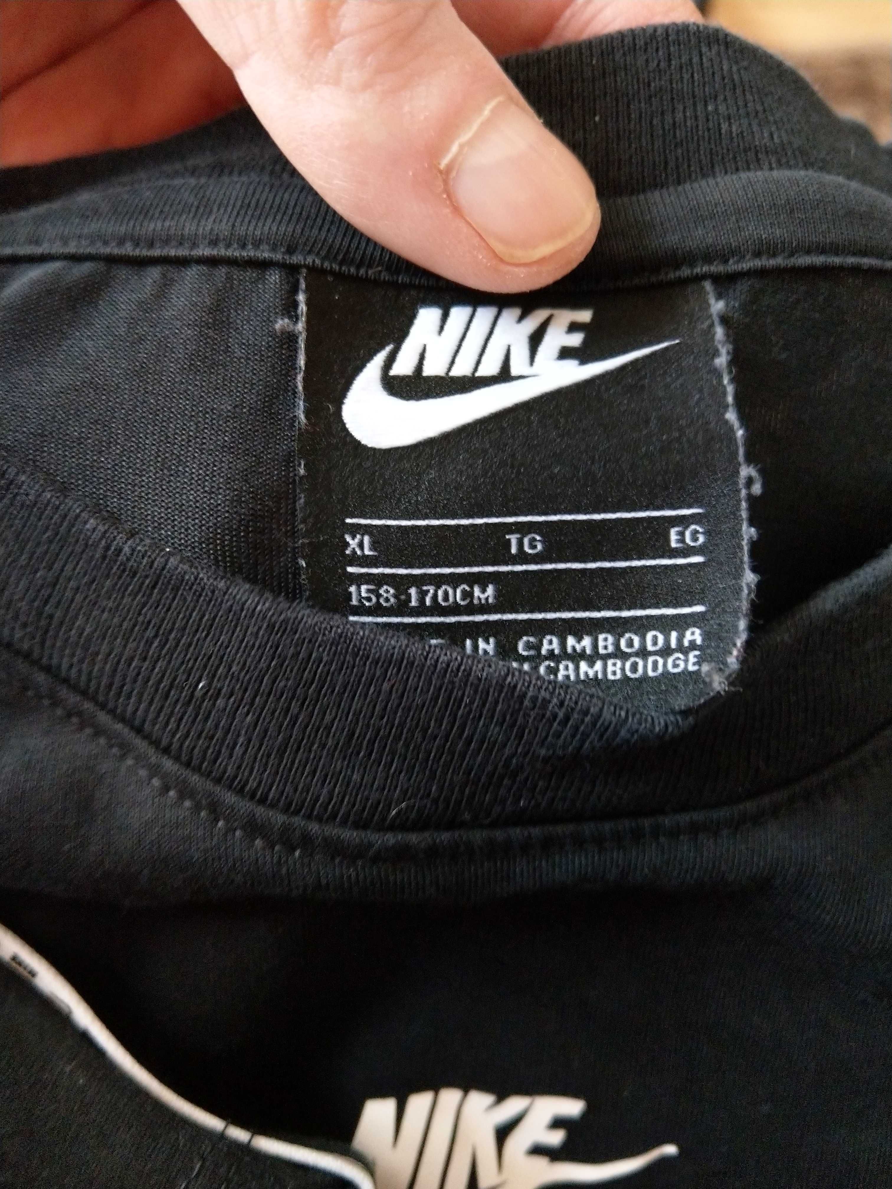 t-shirt mlodziezowy Nike central logo