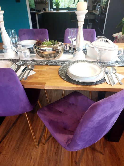 Zestaw - stół z krzesłami