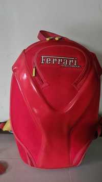 FERRARI Gear Box efektowny czerwony plecak, usztywniany