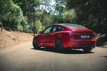 Para-choques traseiro Tesla model 3 highland vermelho