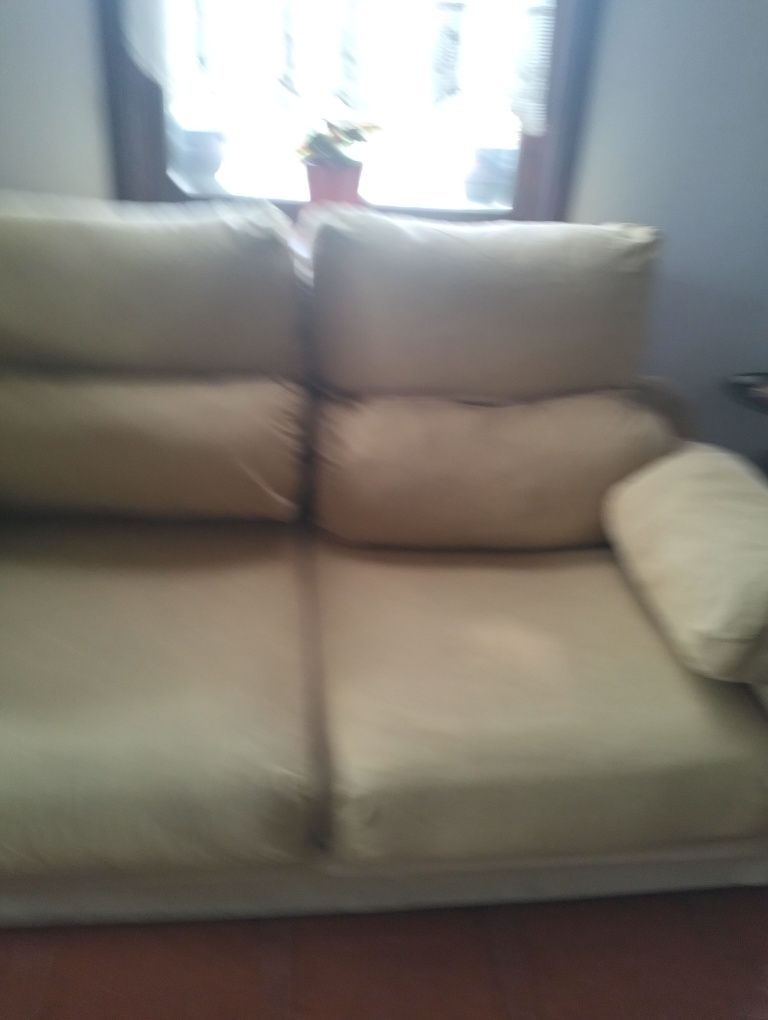 Vendo sofá de 3 lugares