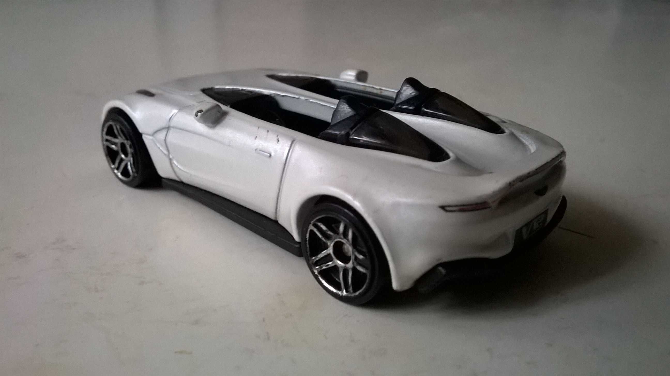 Aston Martin V12 Speedster - Hot Wheels 2021