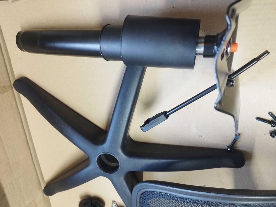 Krzesło biurowe obrotowe z podłokietnikami czarne, ergonomiczne