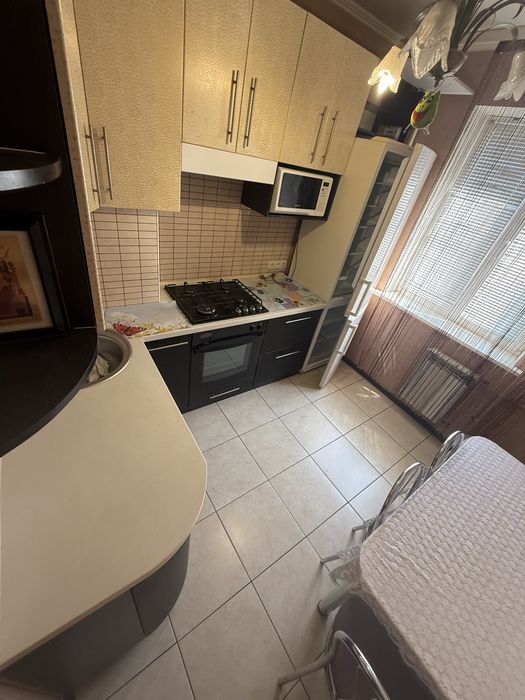 Пропоную в оренду 3 кім по Героїв України