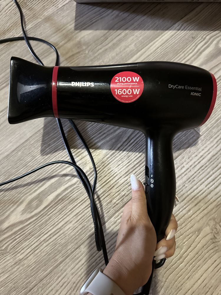 Продам фен Philips DryCare BHD029