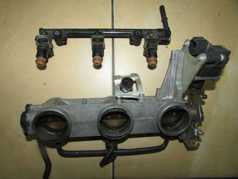 TRIUMPH TIGER 1050 PRZEPUSTNICE WTRYSKI