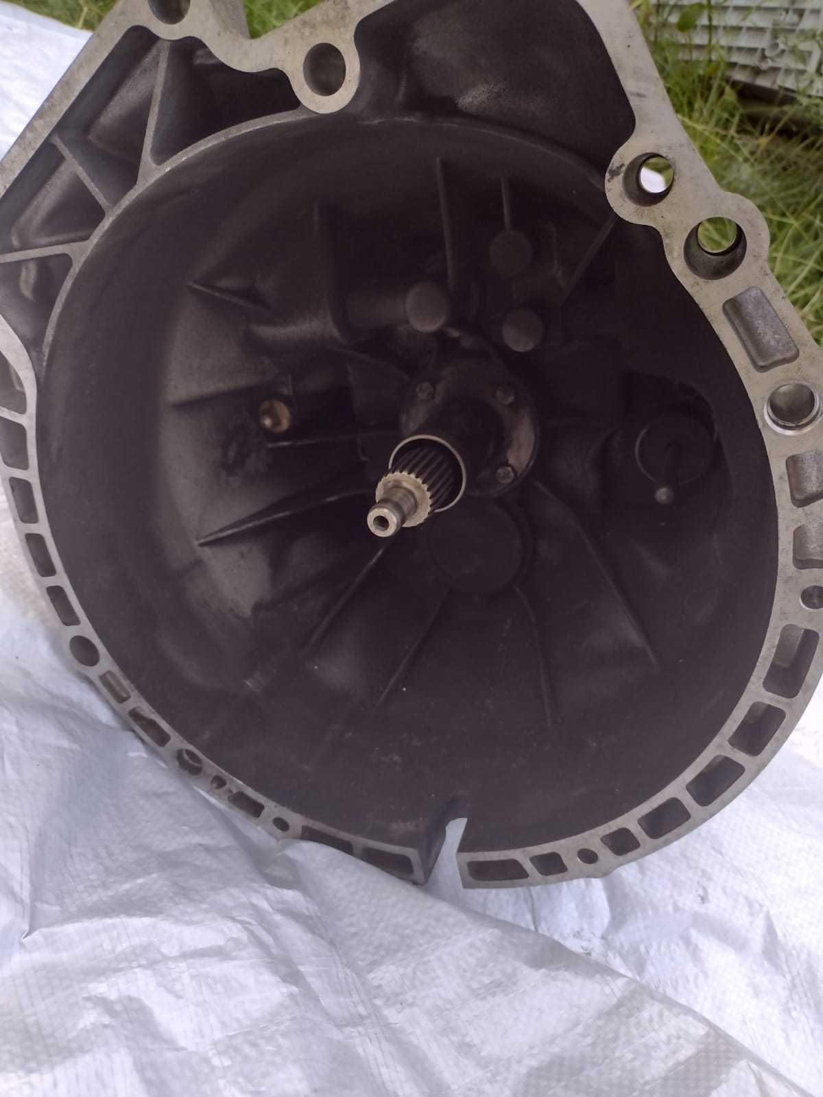 BMW E60 523i 2,5B 06r silnik N52B25 skrzynia manualna uszkodzona