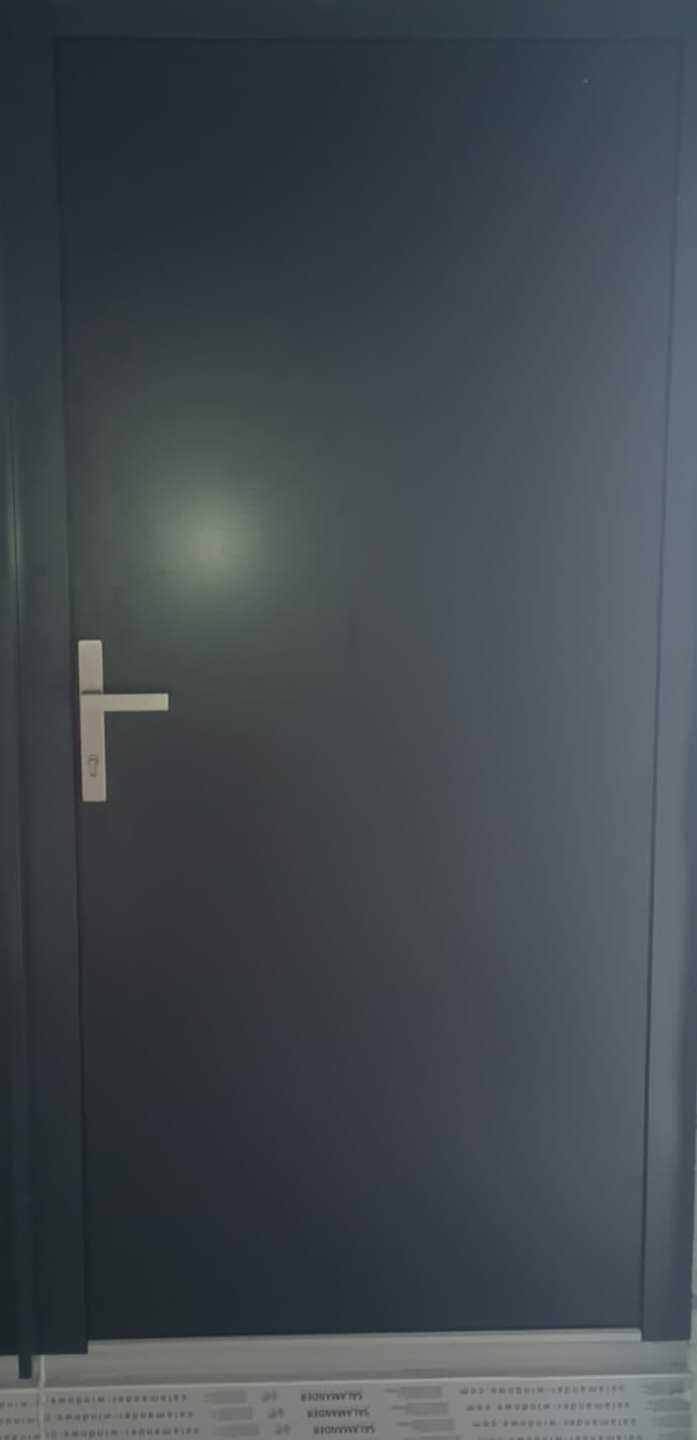 Drzwi aluminiowe panelowe szer.105 x wys.207 cm