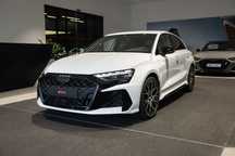 Audi RS3 Sportback Sportowy układ wydechowy RS, Komfortowo otwierana pokrywa bagażnika