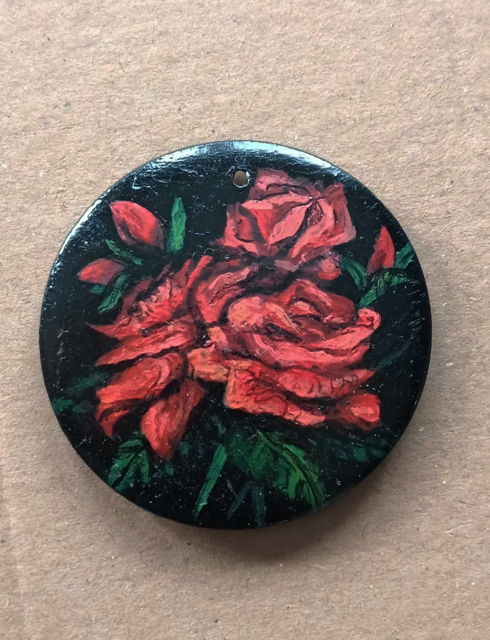 Ręcznie malowany wisior Róże