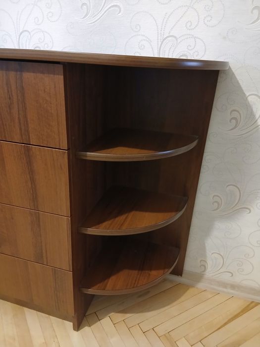 Комод, тумба для одягу