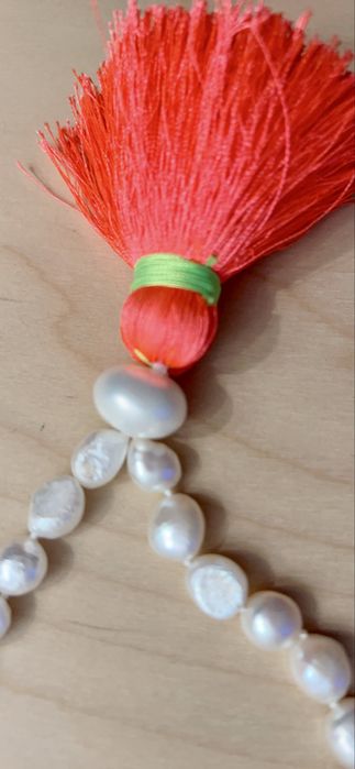 Fio em perolas cim tassel cor de laranja fluorescente