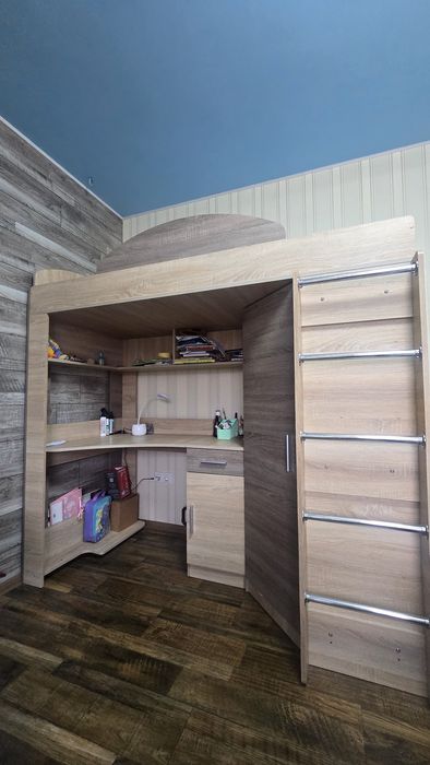 Дитяче ліжко-горище