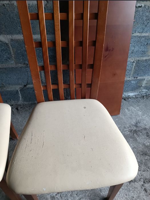 Stół okrągły z 4 krzesłami