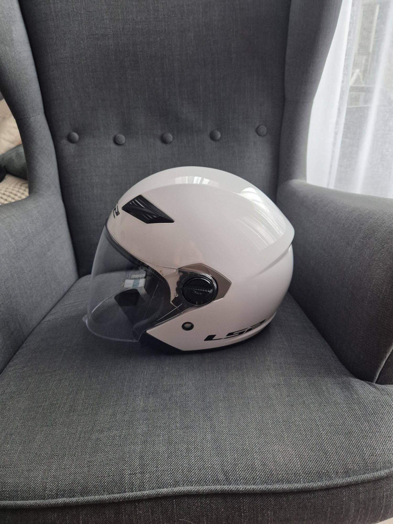 Sprzedam otwarty kask motocyklowy LS2 rozmiar L