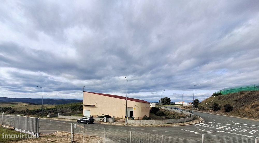 Espaço Comercial, zona industrial de Vimioso