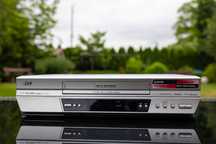 Magnetowid JVC HR-V610 + 2VHS gratis