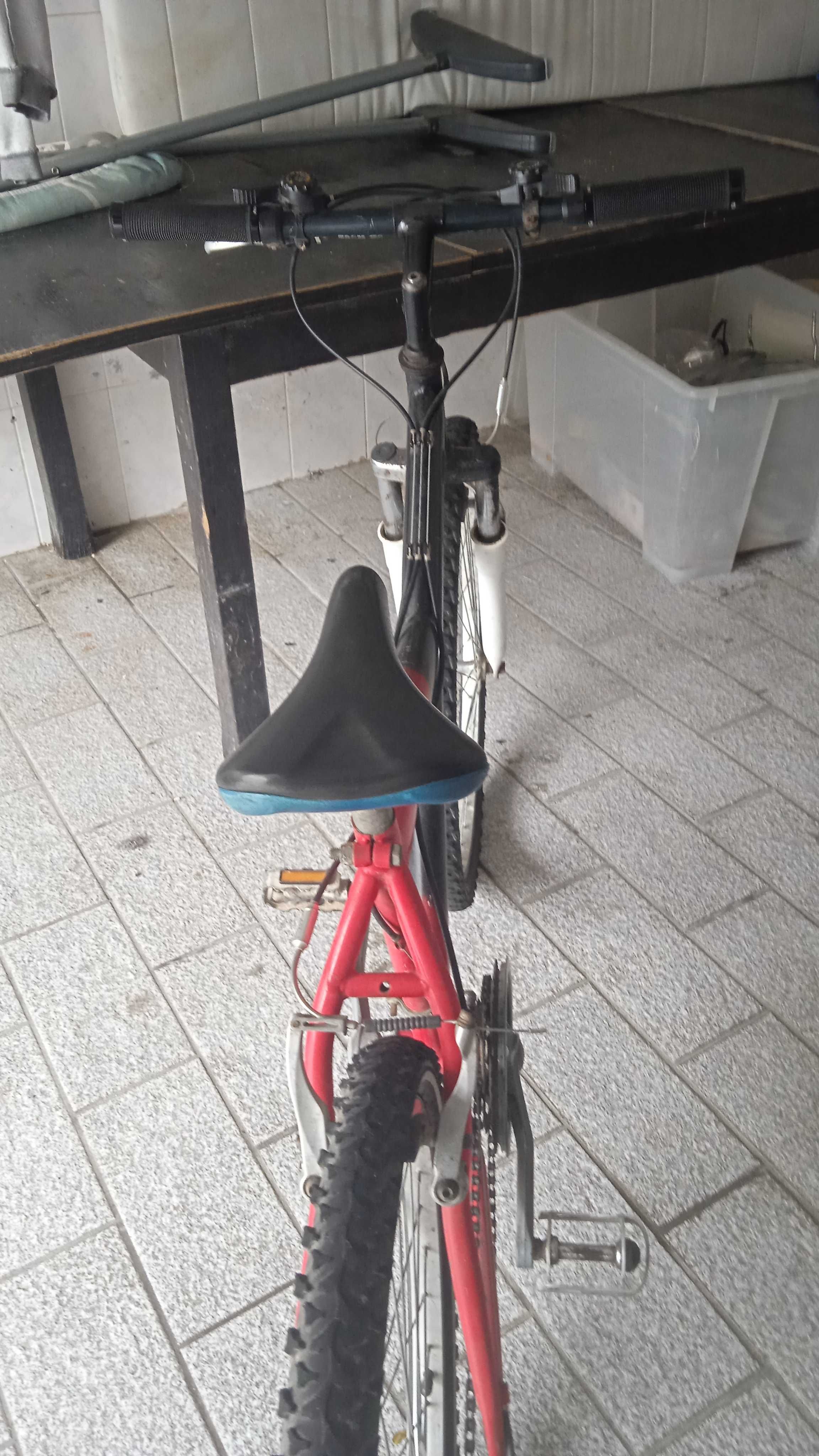 Bicicleta usada de passeio