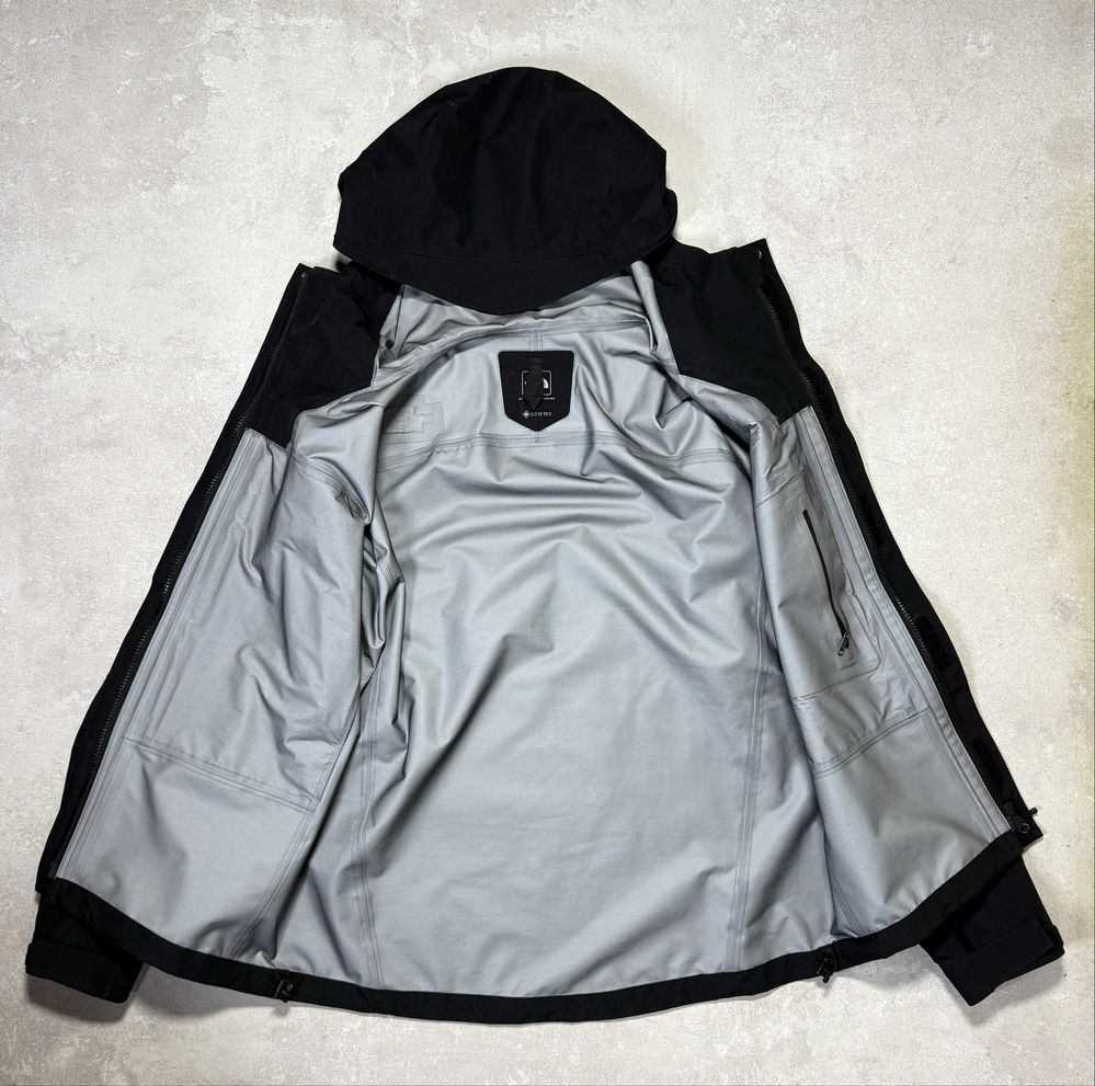 The North Face Gore-Tex Jacket нова мембранка від ТНФ в розмірі М