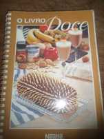 Livro de receitas doces da Nestle.