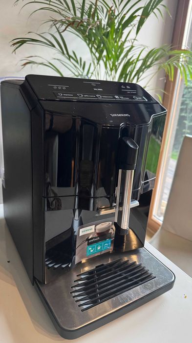 Ekspres ciśnieniowy do kawy SIEMENS EQ300 One Touch + GRATIS