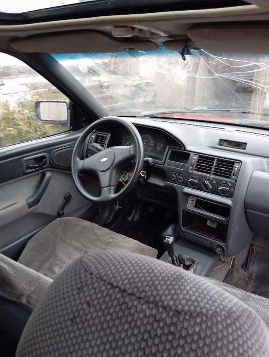 Форд ескорт 1.4 5ст