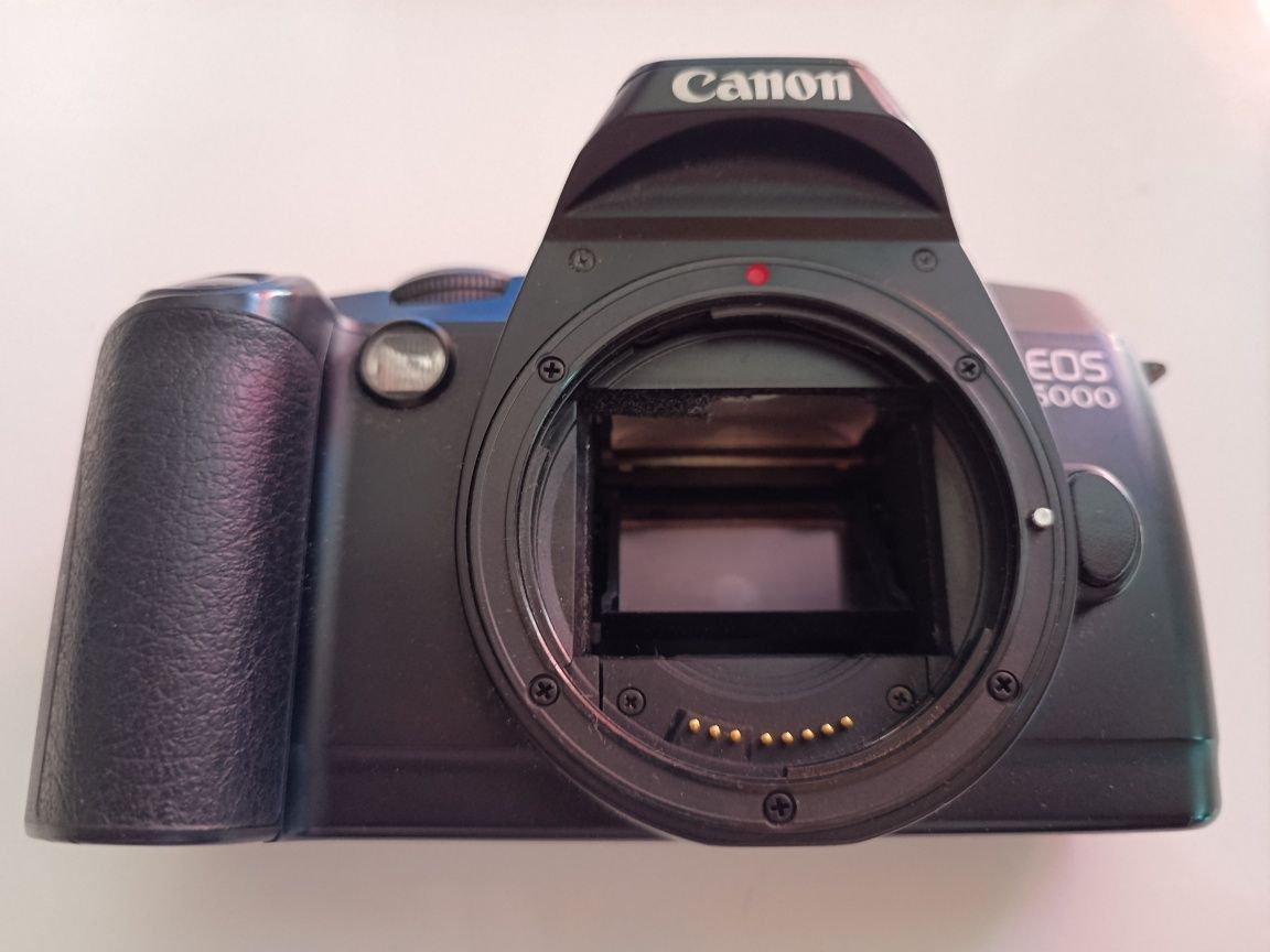 Máquina fotográfica Canon EOS 5000