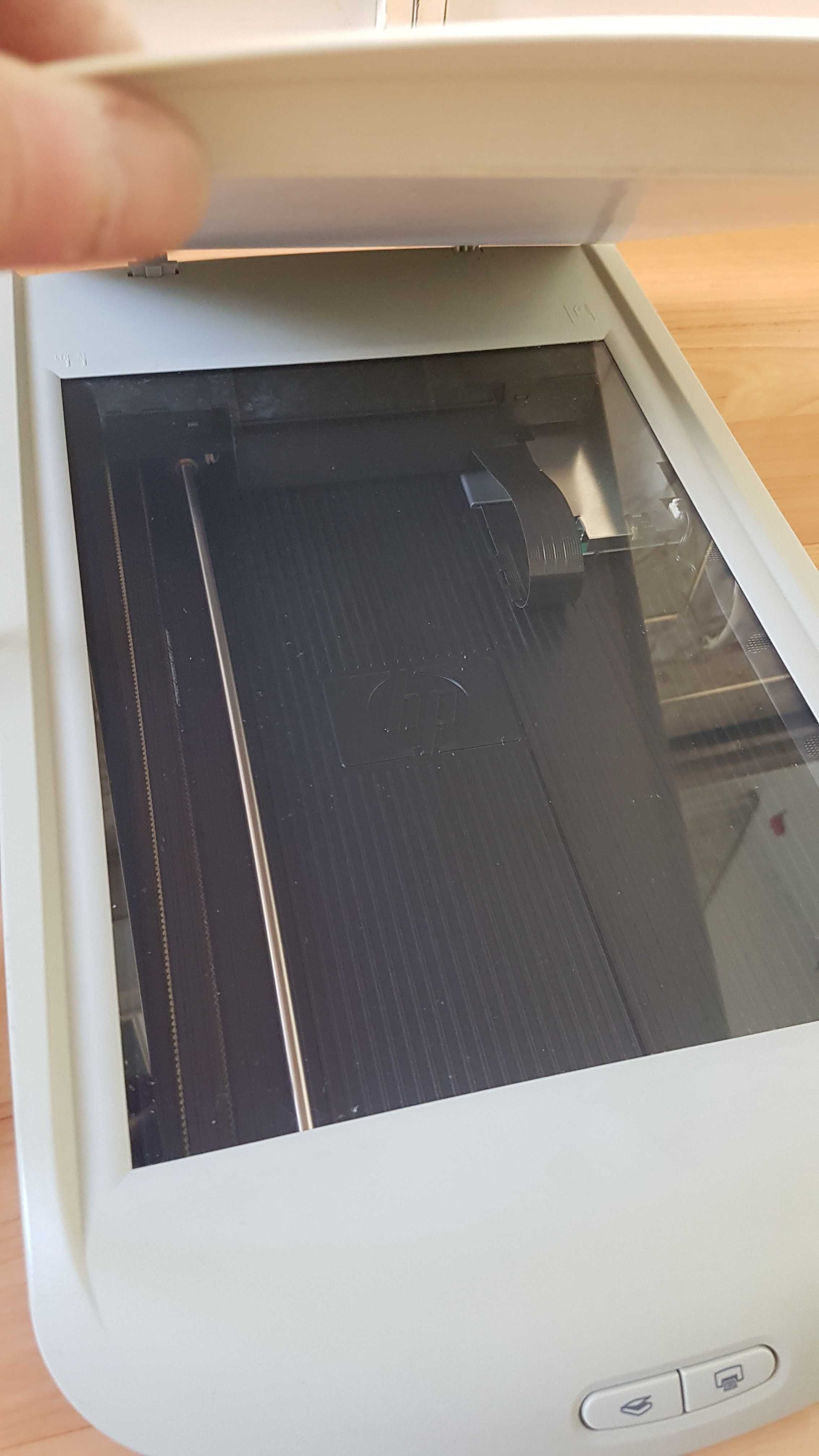 Сканер HP Scanjet G2410