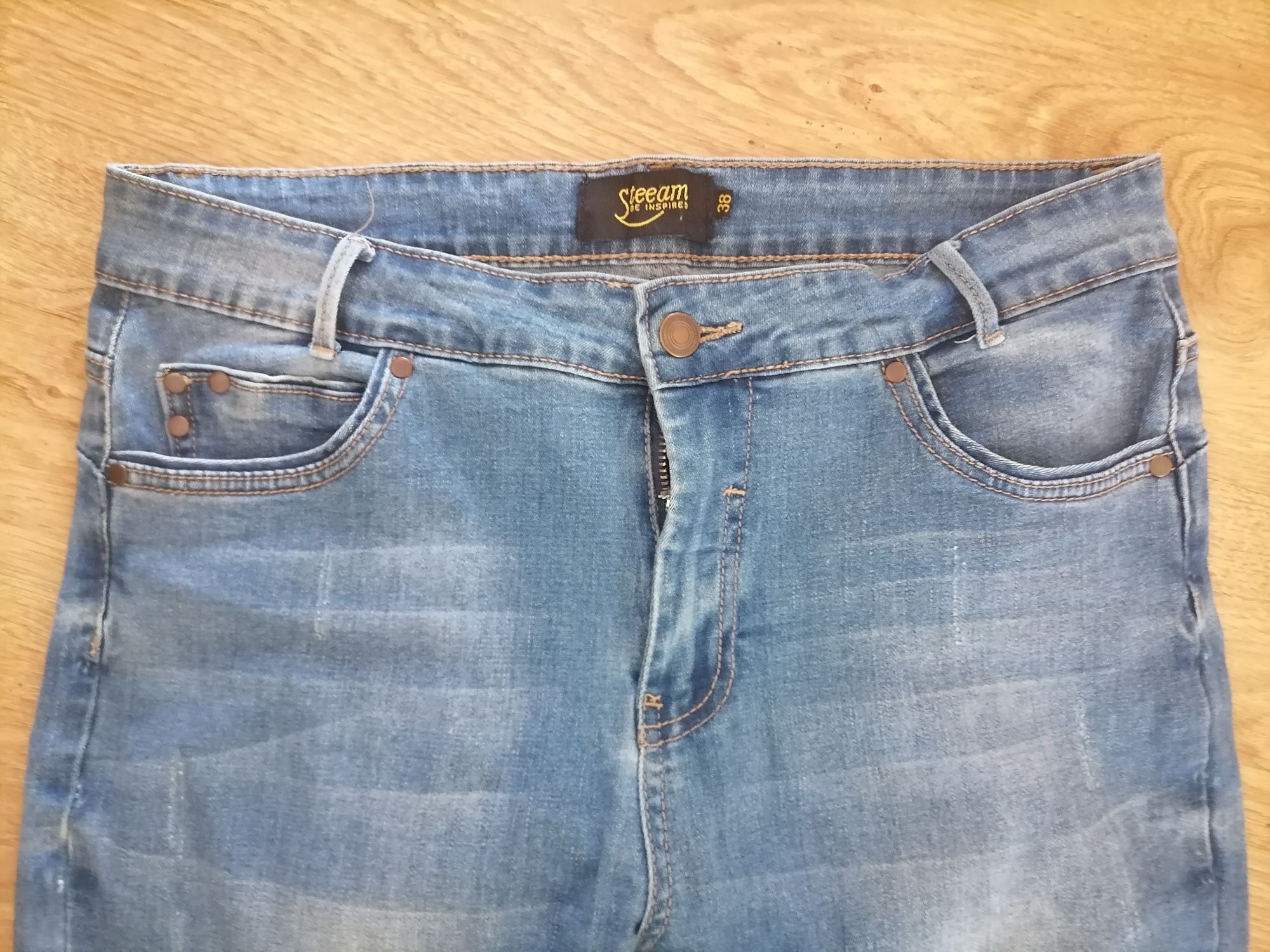 Spodnie rurki jeans