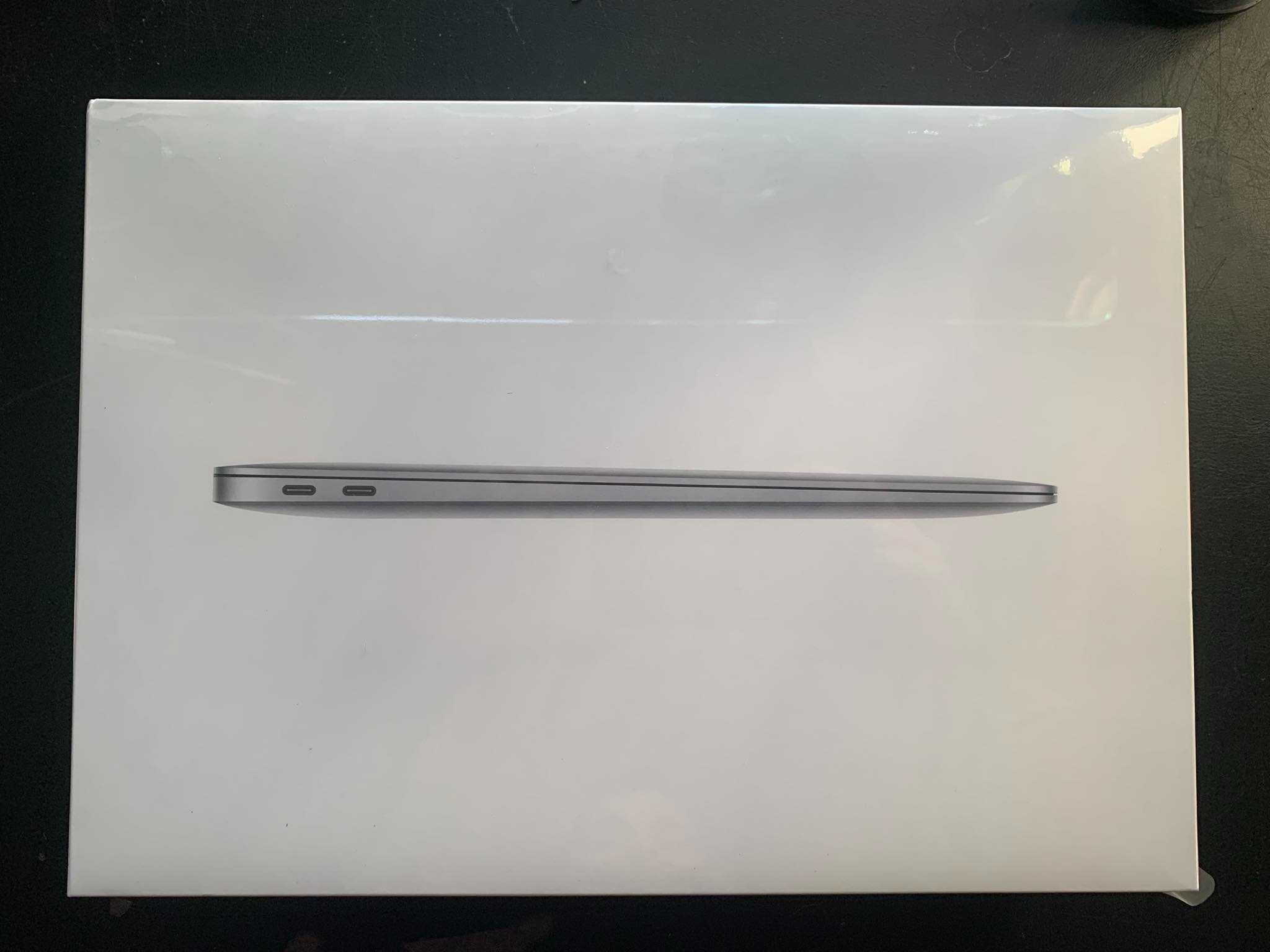 Apple MacBook Air M1 - Space Grey - 8GB RAM / 256 GB SSD - Retina NOWY