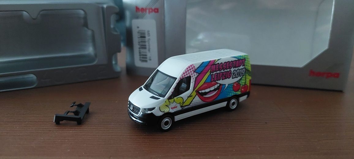 Model 1:87 Mercedes Sprinter Herpa