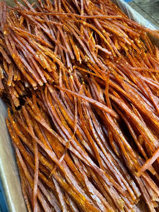 Снеки до пива, закуски: рибка, джерки, фісташки