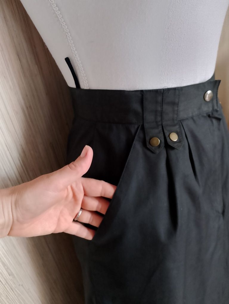 Spódniczka midi z kieszeniami r.34/36