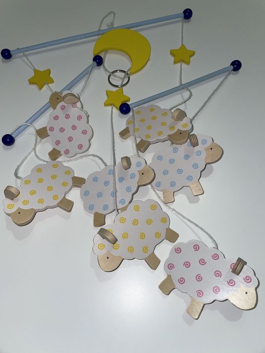 Мобайл дерев'яний goki Овечки