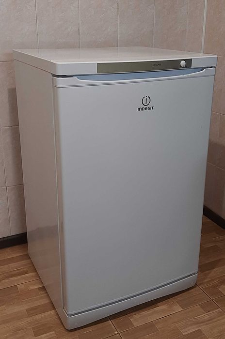 Морозильна камера Indesit