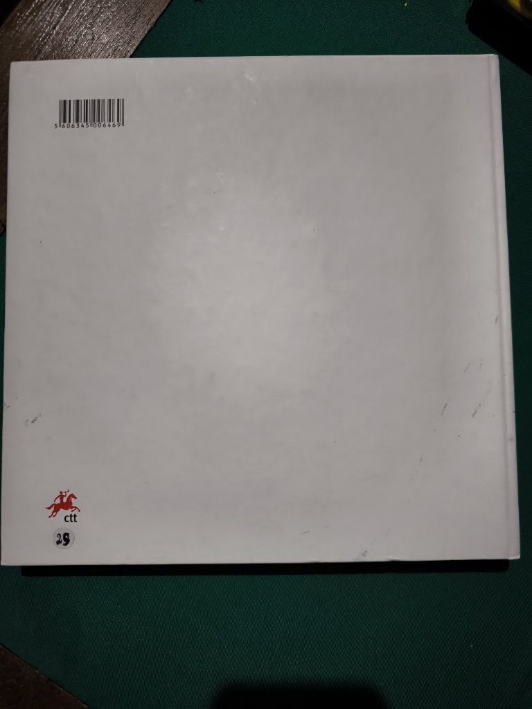 Livro em busca da Lisboa Árabe dos ctt