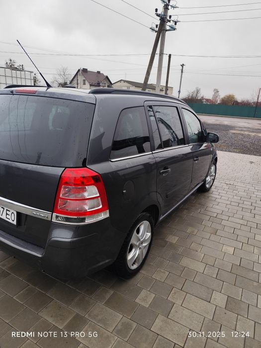 Opel zafira 1.7 дизель 2011 рік