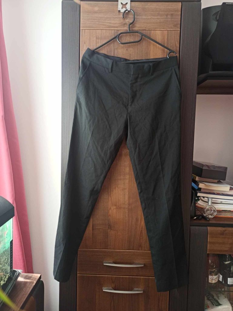 Czarne spodnie M damskie River Island spodnie 81R