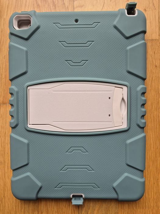 Etui pancerne case do Apple iPad 10.2 z podstawką