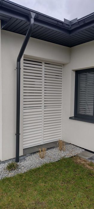Żaluzje drewniane , shuttersy, regulowane , tarasowe.