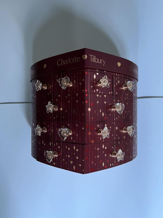 Kuferek charlotte tilbury