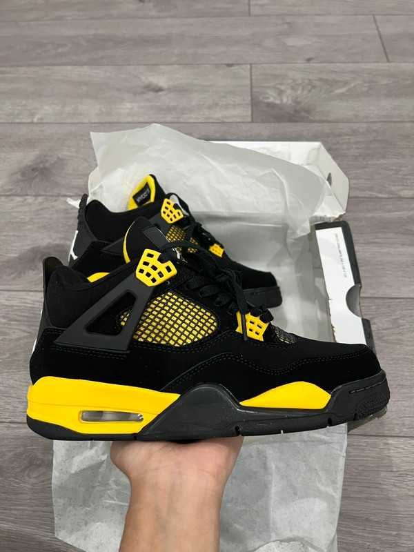 Buty do koszykówki Jordan 4 Air Retro Thunder nowy z metką R.44