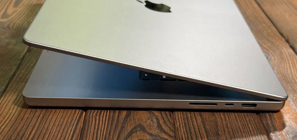 MacBook Pro 16" Mid 2021 M1 Pro (32/512 SSD) Space - 1.050$$ / Магазин