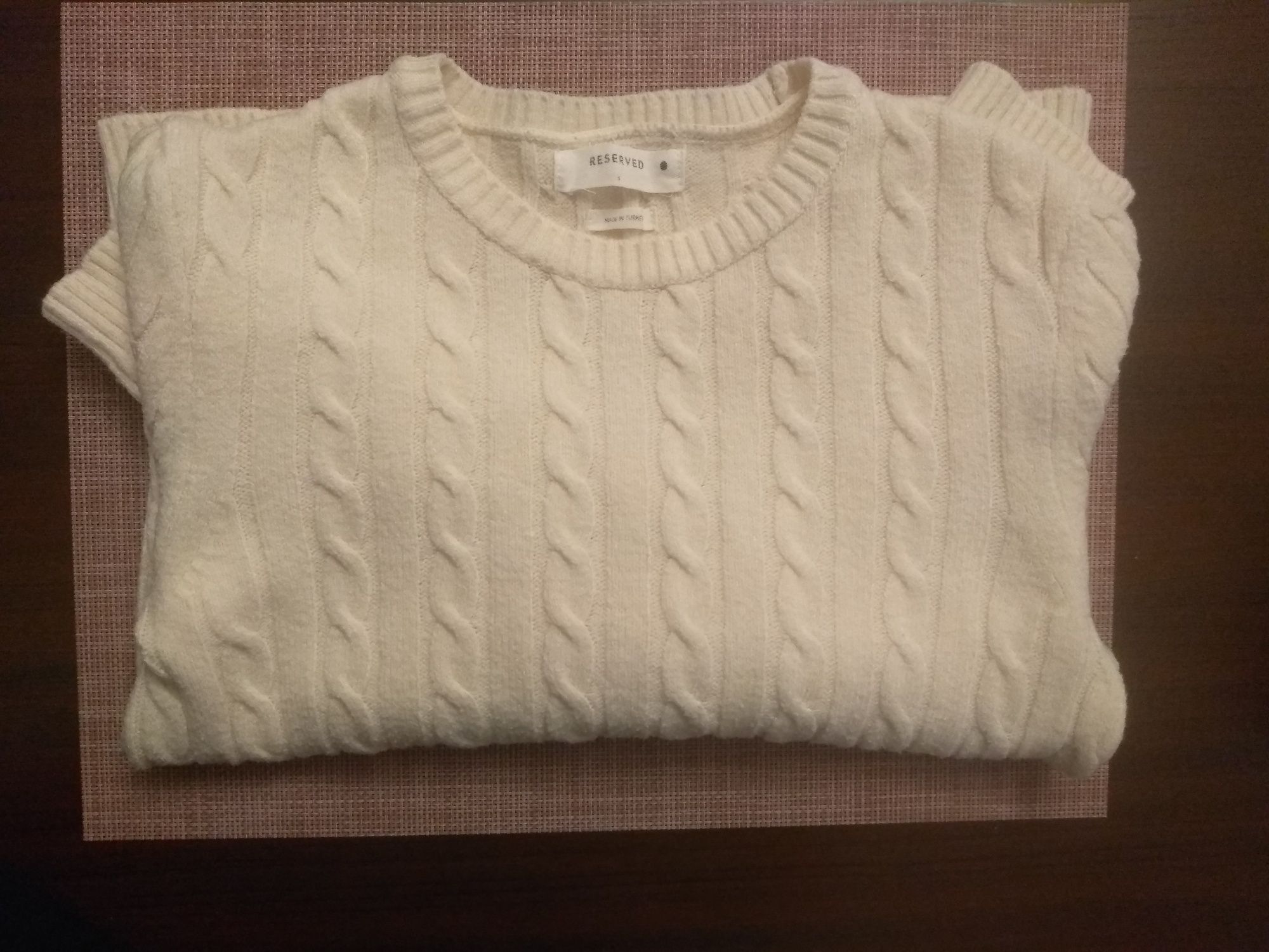 Sweter warkoczowy beż Reserved S