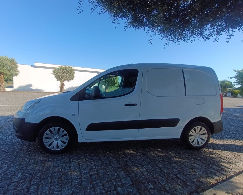 Citroen berlingo 1.6 HDI 3LUGARES C/AC  MT ESTIMADA
