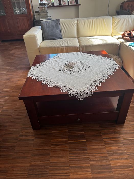 Komplet mebli drewnianych