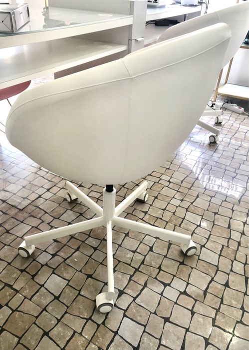 CADEIRA SKRUVSTA BRANCA IKEA